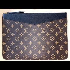 Louis Vuitton Bags - Louis Vuitton - Monogram Daily Pouch Louis Vuitton Bags - Louis Vuitton - Monogram Daily Pouch